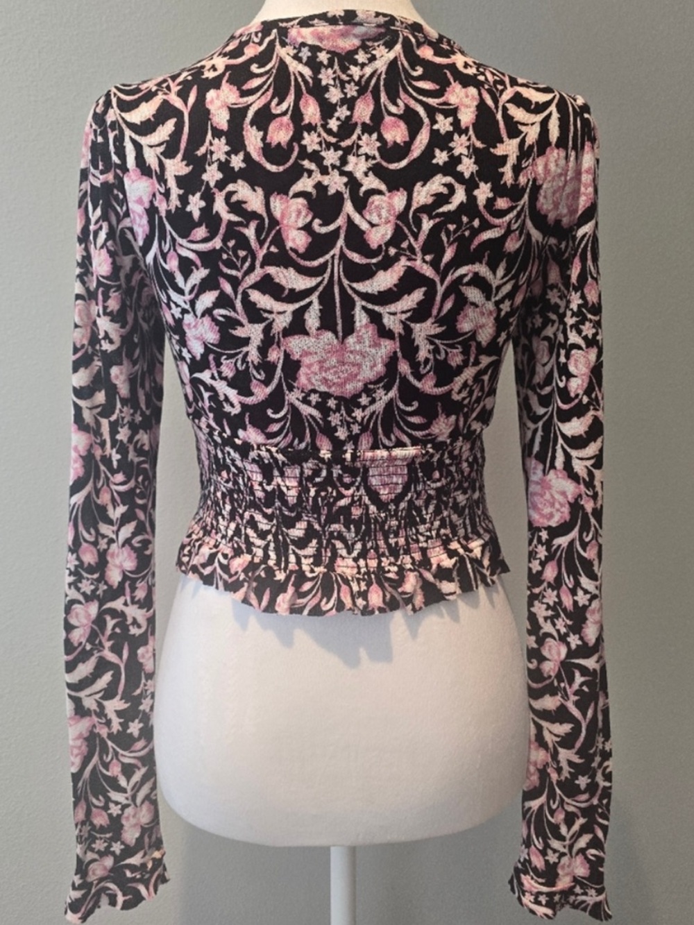 Urban Outfitters Pink Floral Smocked V-Neck Long Sleeve Top - Picture 2 of 4